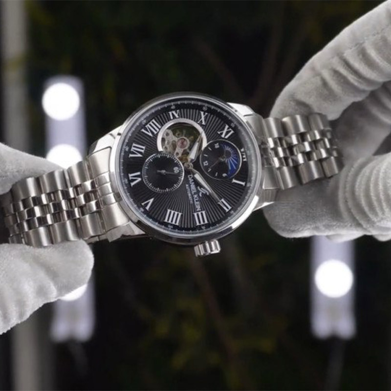 ویژگی‌های ساعت دنیل کلین