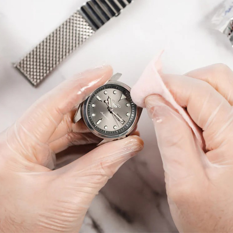 از بین بردن خط و خش ساعت استیل