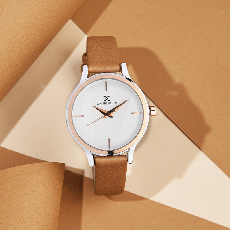 قیمت ساعت زنانه دنیل کلین بند چرمی صفحه سفید