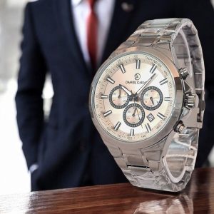 مقایسه‌ ساعت‌های دنیل کلین و دنیل سزار