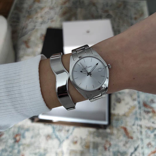 چگونه ساعت مناسب با فرم دست خود را انتخاب کنیم