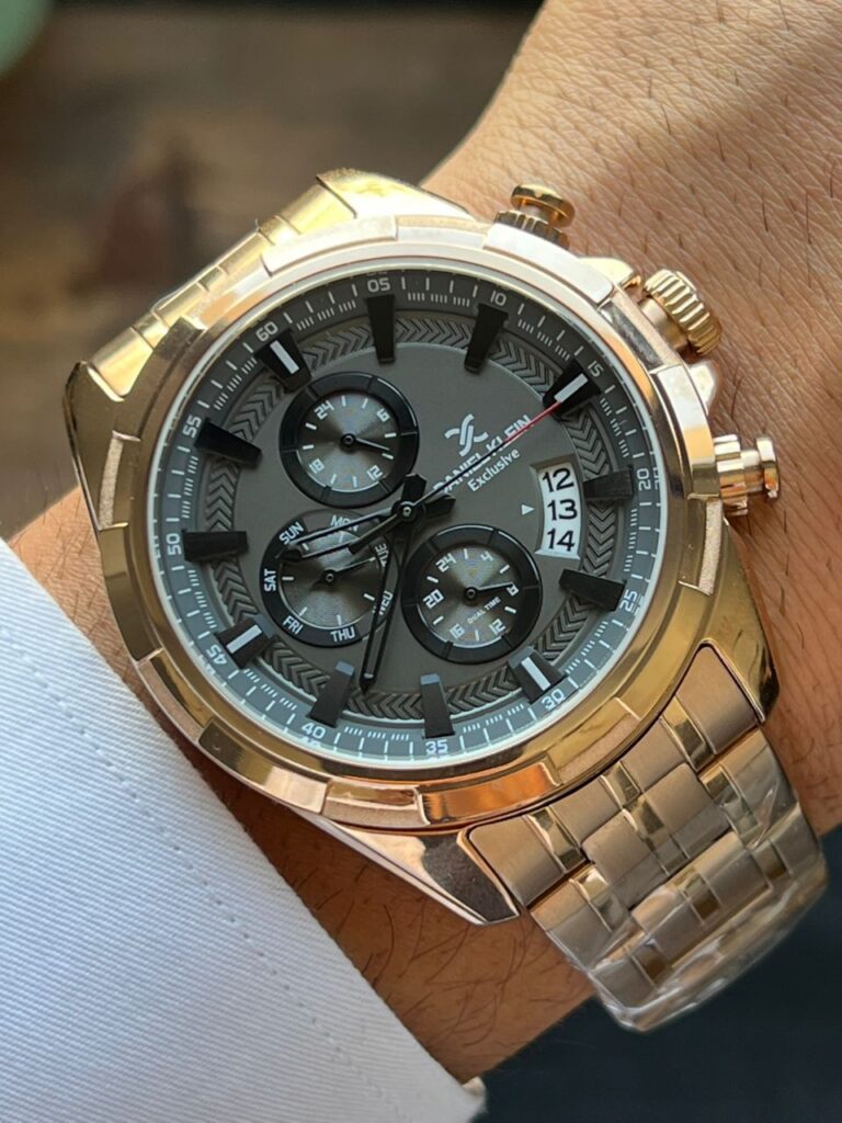 تفاوت ساعت دو موتوره و سه موتوره